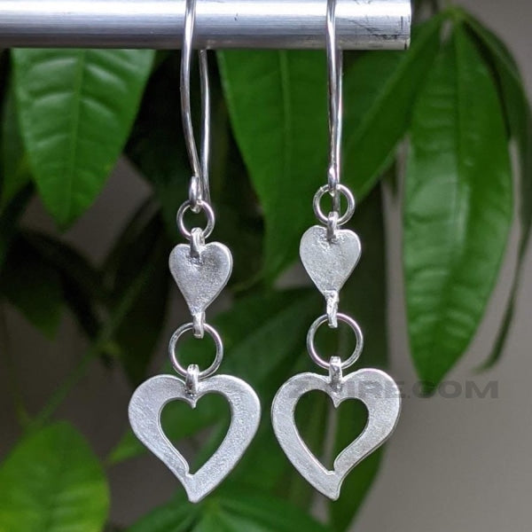 DOUBLE HEART FROSTED EARRINGS | <Z-FIRE.COM> .999 Fine Silver Hearts .925 Sterling Silver Kidney Wires About 0.5 Inch wide About 1.5 cm wide About 1.75 Inches Total Length 4.5 cm Total Length Hassle Free Returns