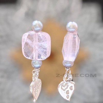 ROSE QUARTZ/GREY PEARLS SILVER EARRINGS | < Z-FIRE.COM > Free Standard Shipping Free Astrological Report of Choice Hassle Free Returns .999 Fine Silver Hearts .925 Sterling Silver Kidney Wires Rose Quartz 10mm Faceted Square Bead Grey Fresh Water Pearls  About 3/8 Inches wide 1 cm wide About 1" 7/8 Total Length About 4.5 cm Total Length Hassle Free Returns